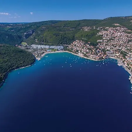 Vila Kristina Villa *