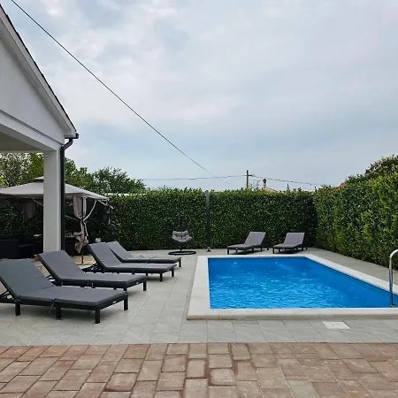 Vila Kristina Villa *